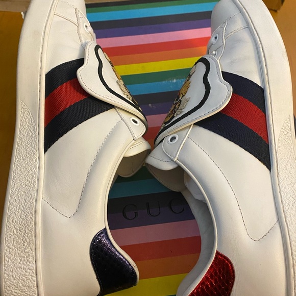 gucci tiger patch shoes